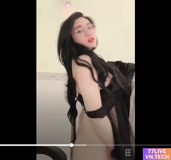 Bé Chip 77live Mặc Đầm Ren Show Hàng Sexy Hình 3