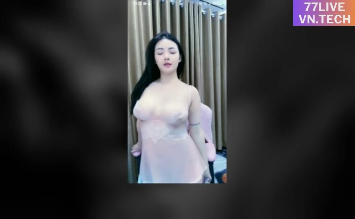 Idol Vy Baby 77live Khoe Vòng 1 Đẹp Mê Đắm Hình 1