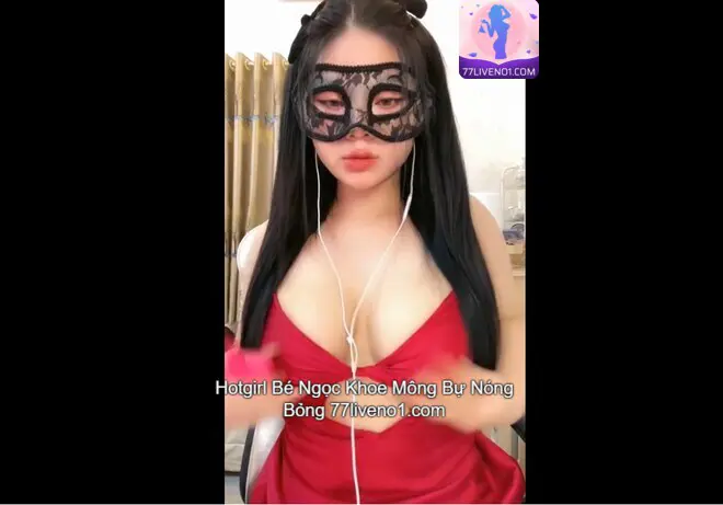 Hotgirl Bé Ngọc Khoe Mông Bự Nóng Bỏng 4